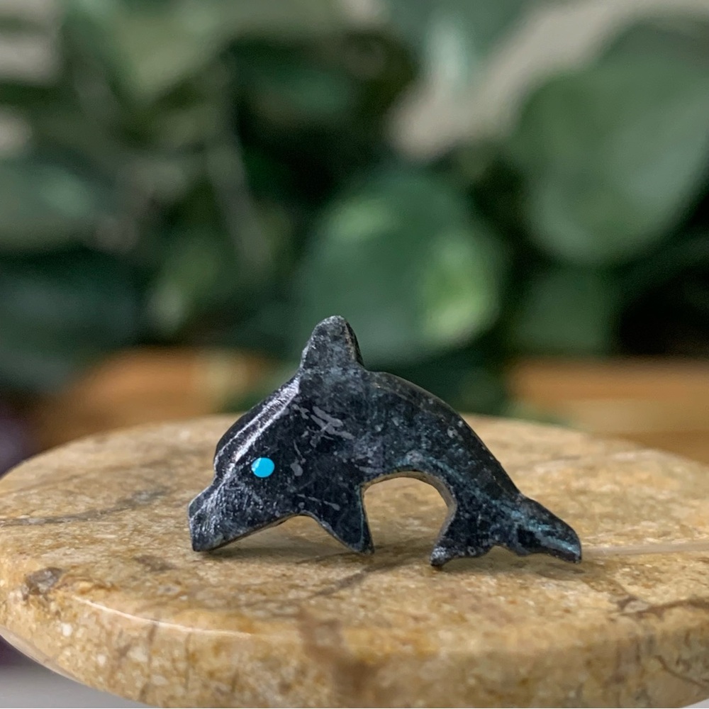 Native American Style Zuni Dolphin Fetish Bead Black Stone Animal Carving .8"